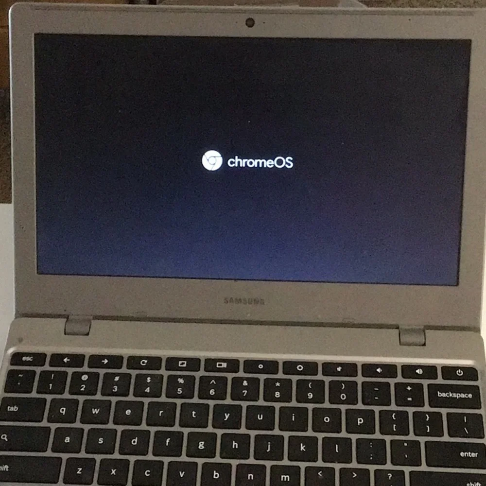 Samsung Gray Laptop Sleek Design Minimalist Finish (Refurbished)